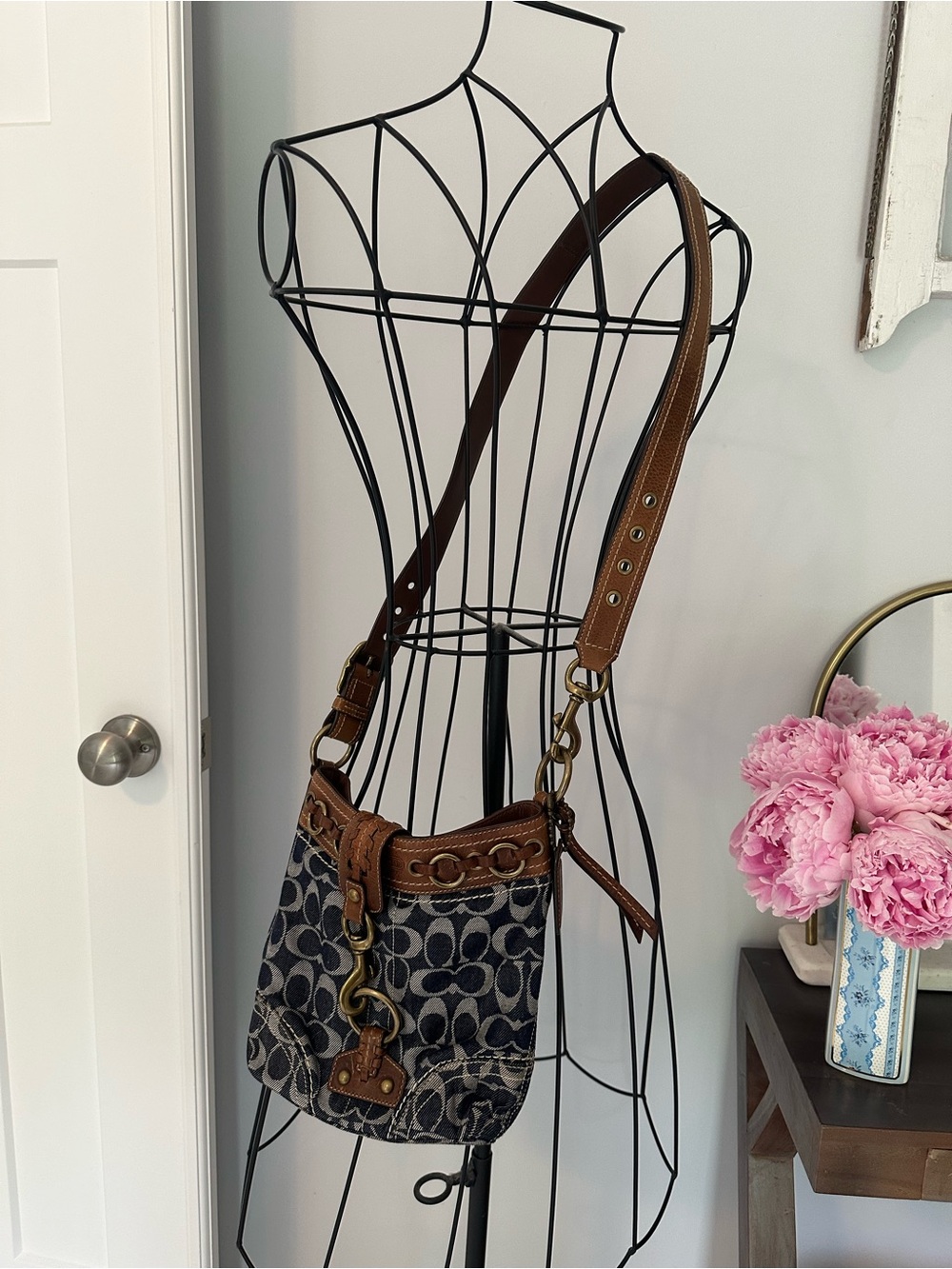 Vintage Coach Denim Signature Hampton Shoulder Bag - Picture 2 of 5